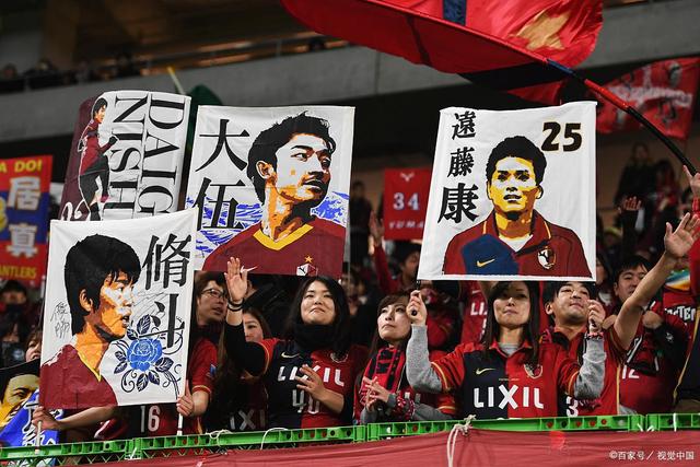 为何毛主席在艰难岁月中仍受众人尊敬？
